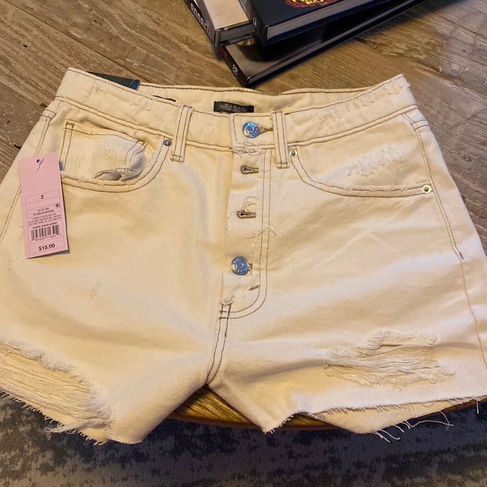 Wild Fable cream shorts size 2